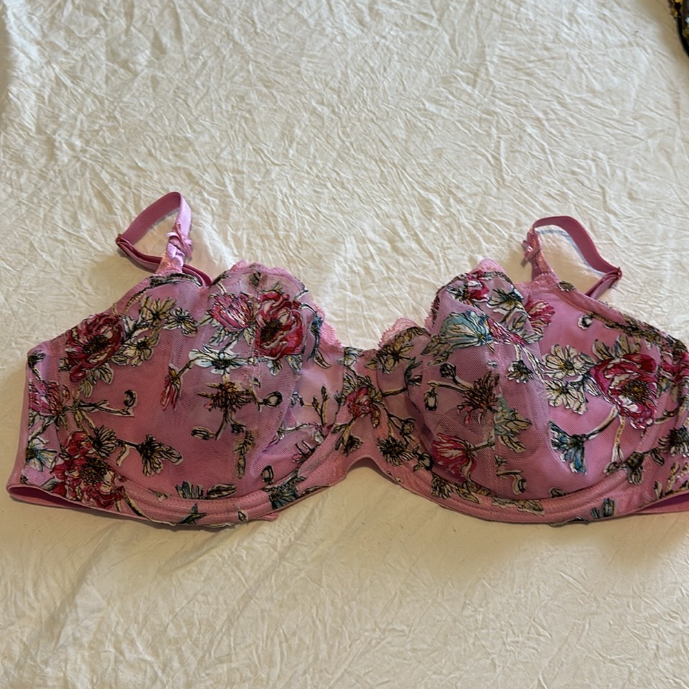 Pink embroidered dream angels Victoria’s Secret bra 38DD